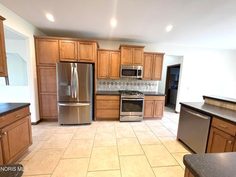 Tiny photo for 7939 N Woodbridge Road, Monclova, OH 43542 (MLS # 10008115)