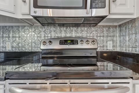 Tiny photo for 7402 Caracole Court, Sylvania, OH 43560 (MLS # 10008243)
