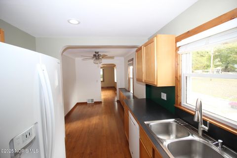 Tiny photo for 1135 Sawyer Road, Toledo, OH 43615 (MLS # 10000725)