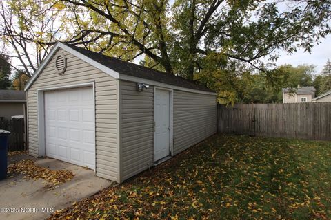 Tiny photo for 1135 Sawyer Road, Toledo, OH 43615 (MLS # 10000725)