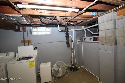 Tiny photo for 1135 Sawyer Road, Toledo, OH 43615 (MLS # 10000725)