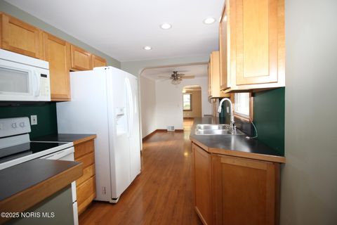 Tiny photo for 1135 Sawyer Road, Toledo, OH 43615 (MLS # 10000725)