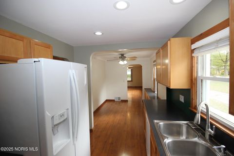 Tiny photo for 1135 Sawyer Road, Toledo, OH 43615 (MLS # 10000725)