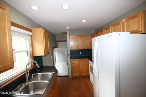 Tiny photo for 1135 Sawyer Road, Toledo, OH 43615 (MLS # 10000725)