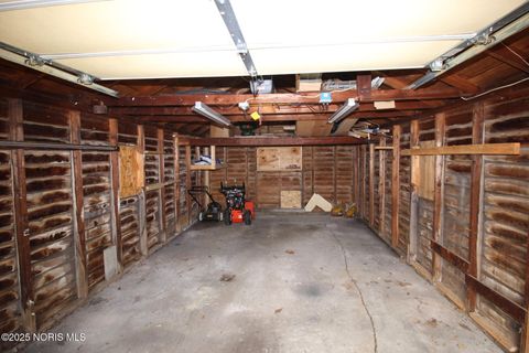 Tiny photo for 1135 Sawyer Road, Toledo, OH 43615 (MLS # 10000725)