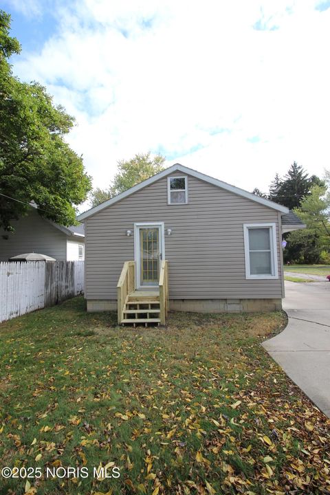 Tiny photo for 1135 Sawyer Road, Toledo, OH 43615 (MLS # 10000725)