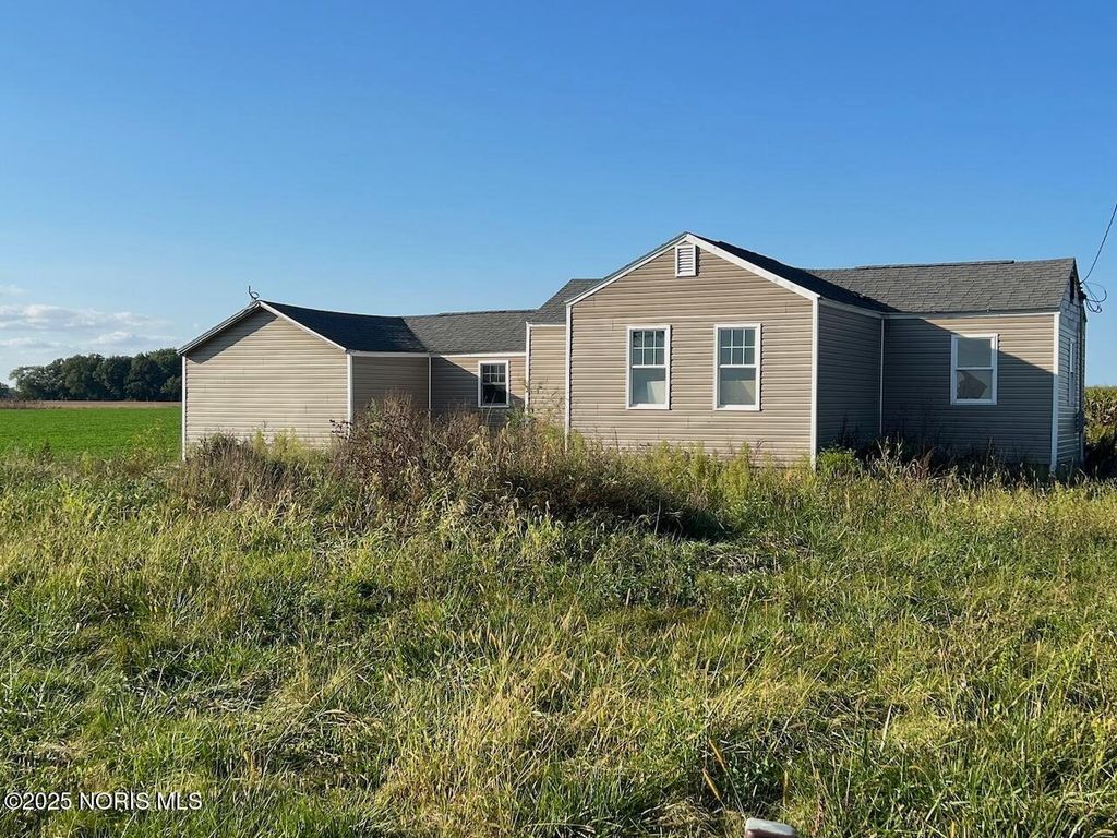 Photo for 3850 County Road 231, Fremont, OH 43420 (MLS # 10000776)