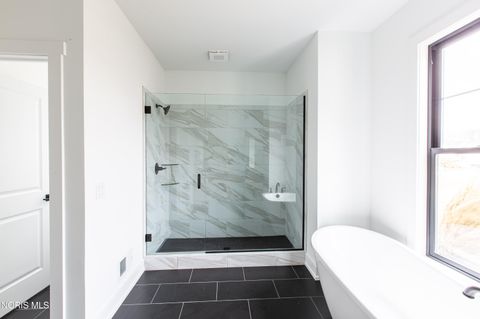 Tiny photo for 2107 Ashley Court, Perrysburg, OH 43551 (MLS # 10005098)