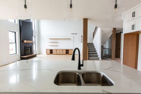 Tiny photo for 2107 Ashley Court, Perrysburg, OH 43551 (MLS # 10005098)