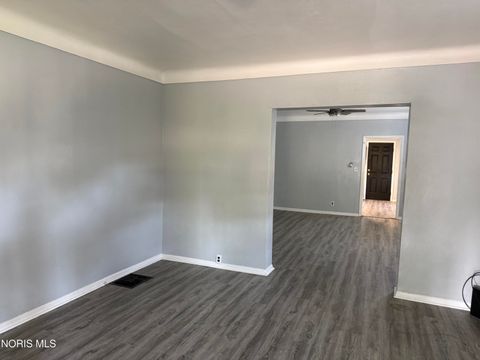 Tiny photo for 2916 Elm Street, Toledo, OH 43608 (MLS # 10007633)