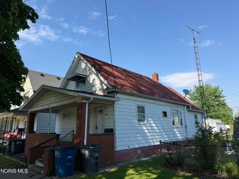 Tiny photo for 2916 Elm Street, Toledo, OH 43608 (MLS # 10007633)