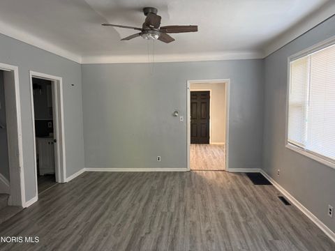 Tiny photo for 2916 Elm Street, Toledo, OH 43608 (MLS # 10007633)