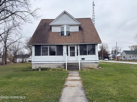 Photo of 527 N Locust Street, Oak Harbor, OH 43449 (MLS # 10001691)