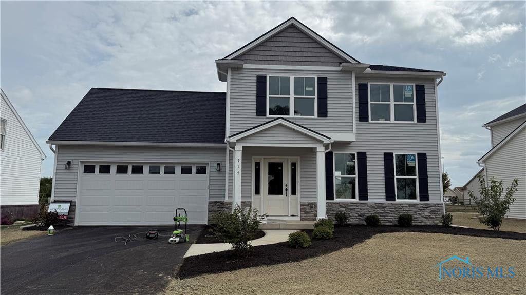 Photo for 717 W Ironwood Drive, Rossford, OH 43460 (MLS # 10000318)