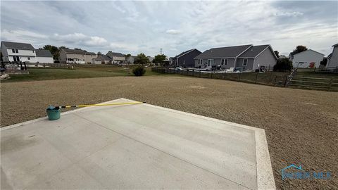 Tiny photo for 717 W Ironwood Drive, Rossford, OH 43460 (MLS # 10000318)