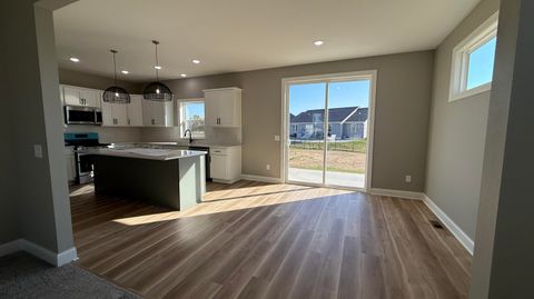 Tiny photo for 717 W Ironwood Drive, Rossford, OH 43460 (MLS # 10000318)
