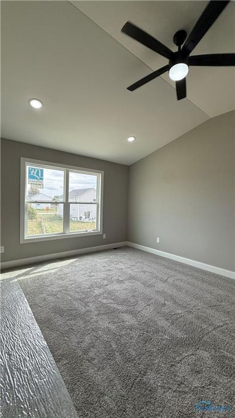 Tiny photo for 717 W Ironwood Drive, Rossford, OH 43460 (MLS # 10000318)