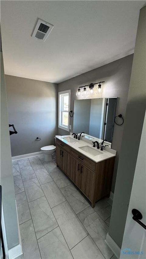 Tiny photo for 717 W Ironwood Drive, Rossford, OH 43460 (MLS # 10000318)