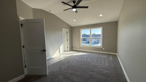 Tiny photo for 717 W Ironwood Drive, Rossford, OH 43460 (MLS # 10000318)