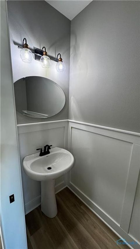 Tiny photo for 717 W Ironwood Drive, Rossford, OH 43460 (MLS # 10000318)