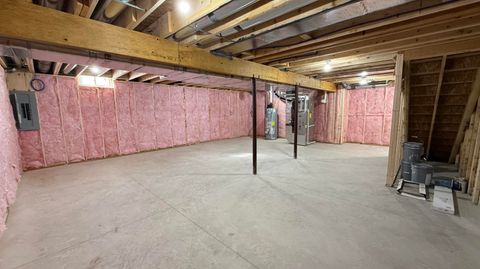Tiny photo for 717 W Ironwood Drive, Rossford, OH 43460 (MLS # 10000318)