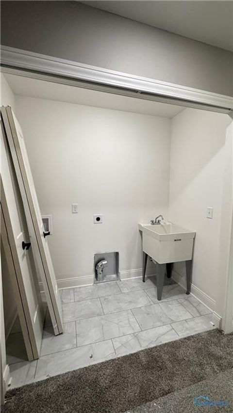 Tiny photo for 717 W Ironwood Drive, Rossford, OH 43460 (MLS # 10000318)
