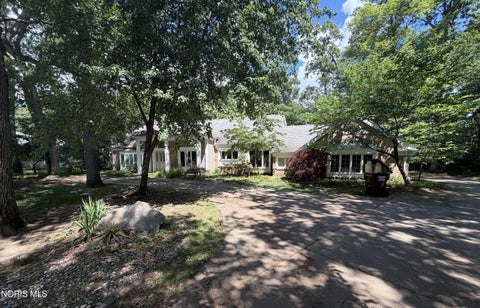 Photo of 6164 Valley Park Drive, Toledo, OH 43623 (MLS # 10009690)