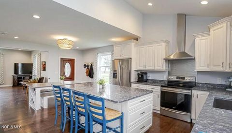 Tiny photo for 24269 W Second St, Grand Rapids, OH 43522 (MLS # 10004978)