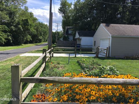 Tiny photo for 5001 Golden Road, Toledo, OH 43615 (MLS # 10004942)