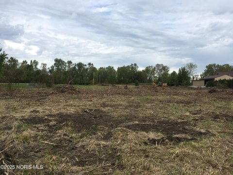 Photo of 8800 Cedar Point Road, Oregon, OH 43616 (MLS # 10000272)
