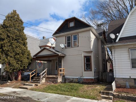 Photo of 29 Garfield Place, Toledo, OH 43605 (MLS # 10004469)