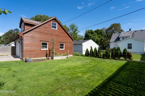 Tiny photo for 718 Johnson Street, Maumee, OH 43537 (MLS # 10014075)