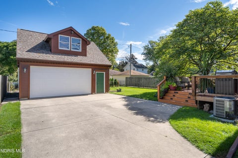 Tiny photo for 718 Johnson Street, Maumee, OH 43537 (MLS # 10014075)