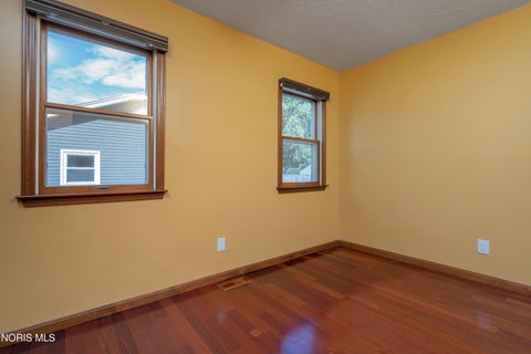 Tiny photo for 718 Johnson Street, Maumee, OH 43537 (MLS # 10014075)