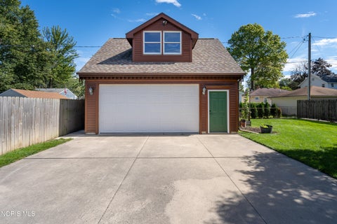 Tiny photo for 718 Johnson Street, Maumee, OH 43537 (MLS # 10014075)