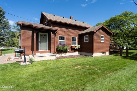 Tiny photo for 718 Johnson Street, Maumee, OH 43537 (MLS # 10014075)