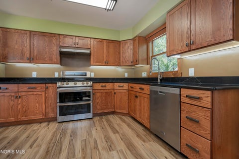 Tiny photo for 718 Johnson Street, Maumee, OH 43537 (MLS # 10014075)