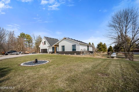 Tiny photo for 24579 Thompson Road, Perrysburg, OH 43551 (MLS # 10004562)