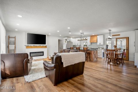 Tiny photo for 24579 Thompson Road, Perrysburg, OH 43551 (MLS # 10004562)