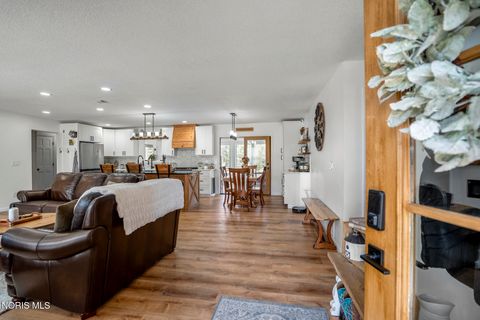 Tiny photo for 24579 Thompson Road, Perrysburg, OH 43551 (MLS # 10004562)