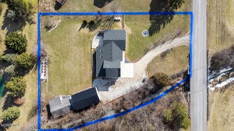 Tiny photo for 24579 Thompson Road, Perrysburg, OH 43551 (MLS # 10004562)