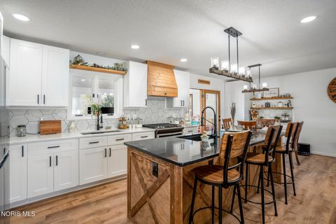 Tiny photo for 24579 Thompson Road, Perrysburg, OH 43551 (MLS # 10004562)