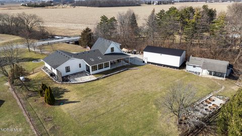 Tiny photo for 24579 Thompson Road, Perrysburg, OH 43551 (MLS # 10004562)