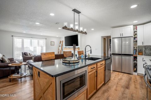 Tiny photo for 24579 Thompson Road, Perrysburg, OH 43551 (MLS # 10004562)