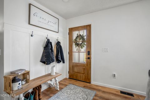 Tiny photo for 24579 Thompson Road, Perrysburg, OH 43551 (MLS # 10004562)