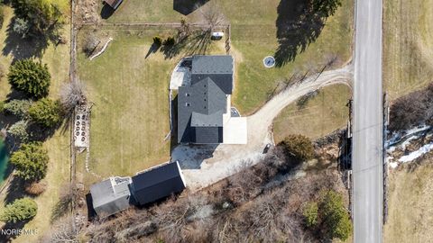 Tiny photo for 24579 Thompson Road, Perrysburg, OH 43551 (MLS # 10004562)