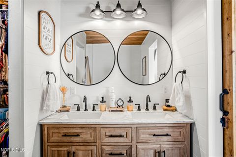 Tiny photo for 24579 Thompson Road, Perrysburg, OH 43551 (MLS # 10004562)