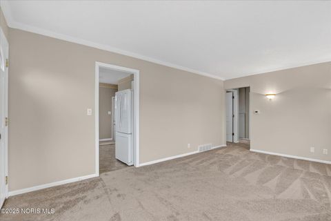 Tiny photo for 629 Pierce Street, Maumee, OH 43537 (MLS # 10002614)