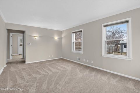 Tiny photo for 629 Pierce Street, Maumee, OH 43537 (MLS # 10002614)