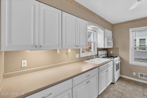 Tiny photo for 629 Pierce Street, Maumee, OH 43537 (MLS # 10002614)